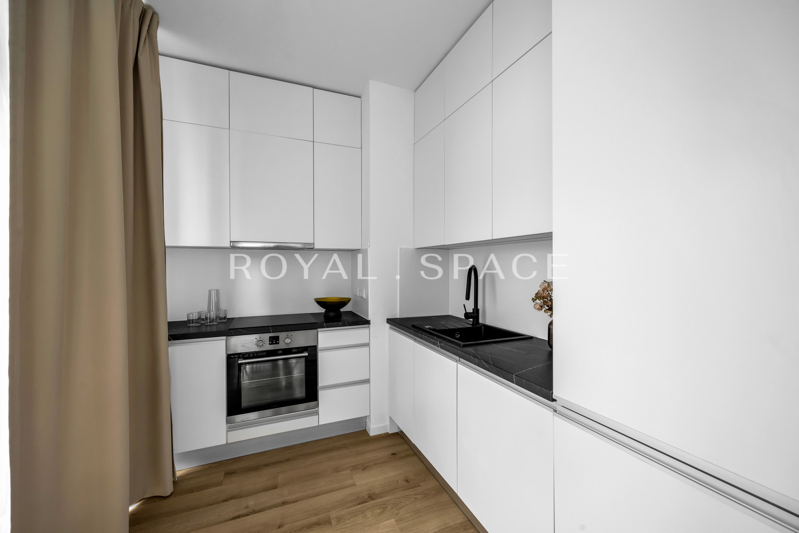 Apartament z dwoma balkonami i garażem | Wola