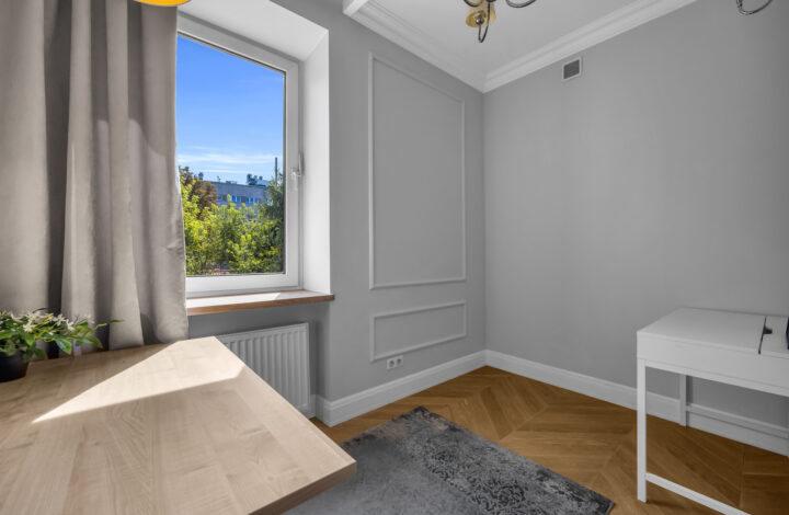 Comfortable Flat Near Politechnika metro