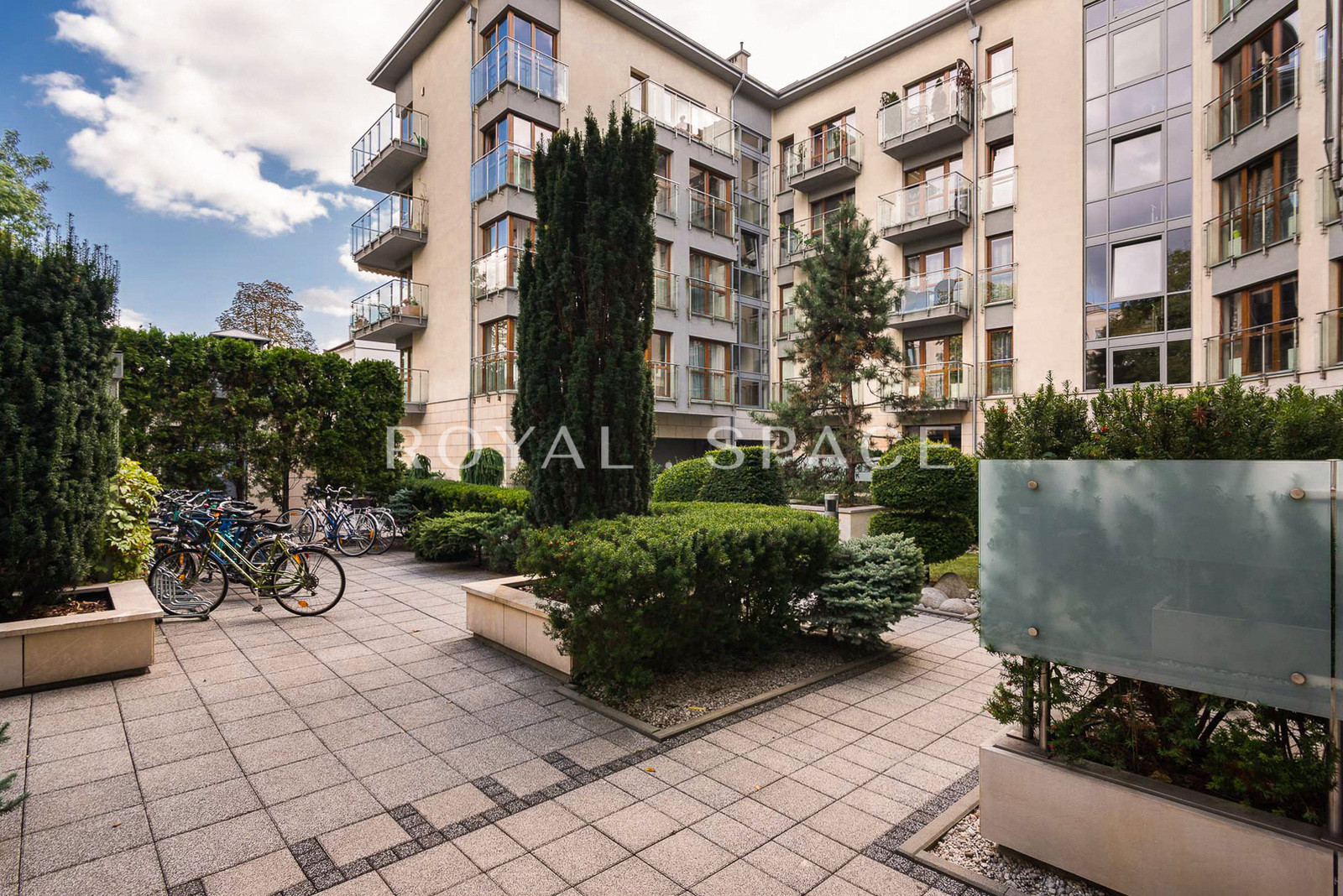 Dwupoziomowy apartament z sauną i balkonem!