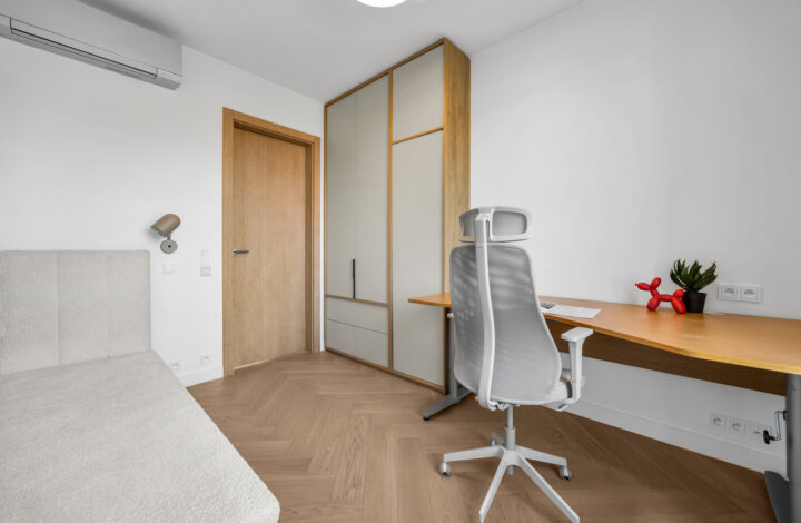 Luksusowy apartament z tarasem i widokiem na park