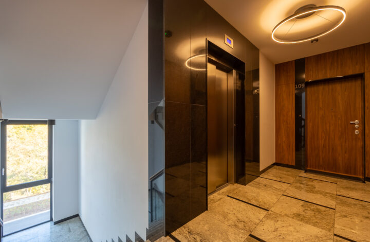 Luksusowy apartament z tarasem i widokiem na park