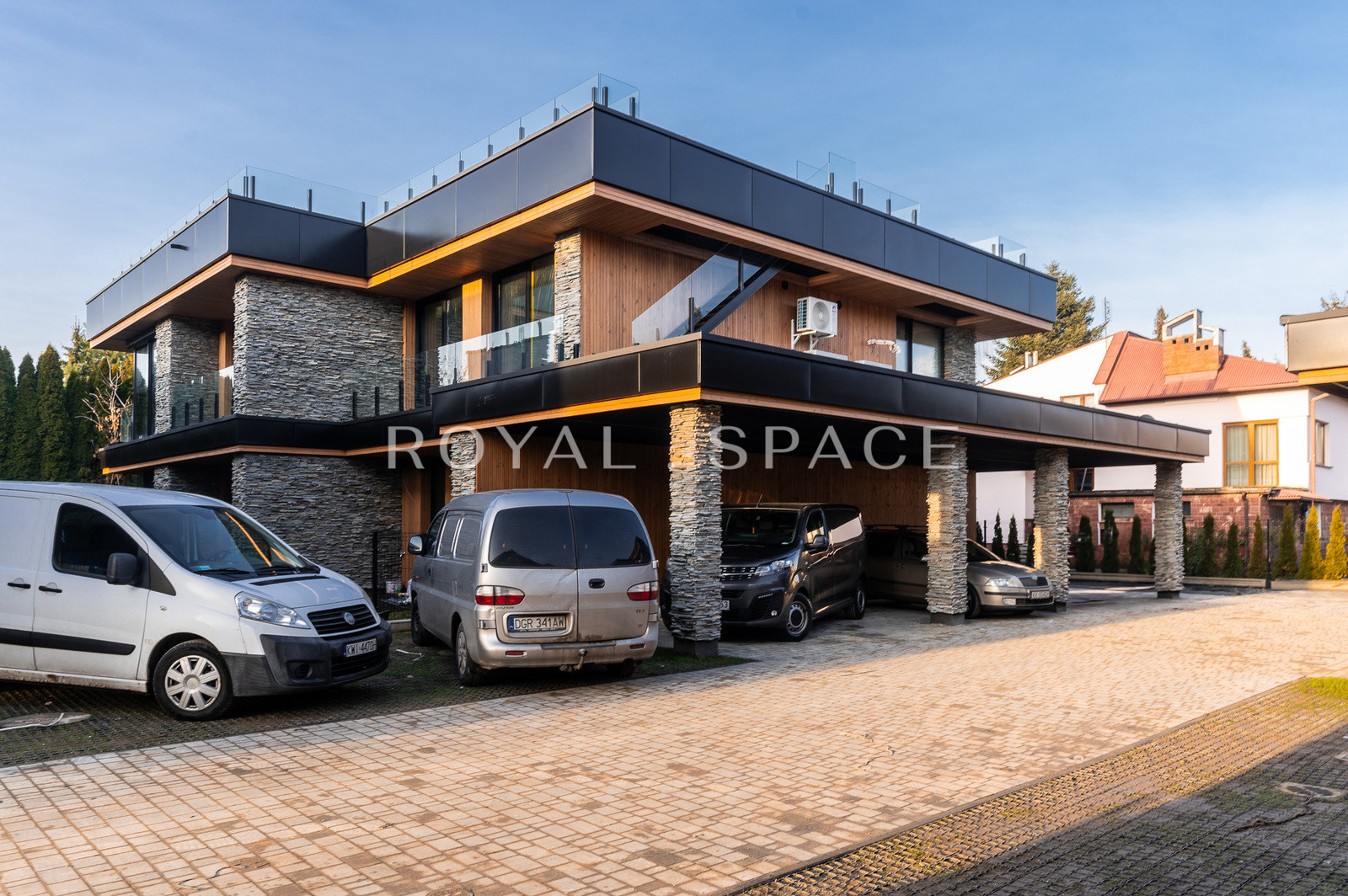 Komfortowy apartament z ogrodem 150 m2 w Morelife