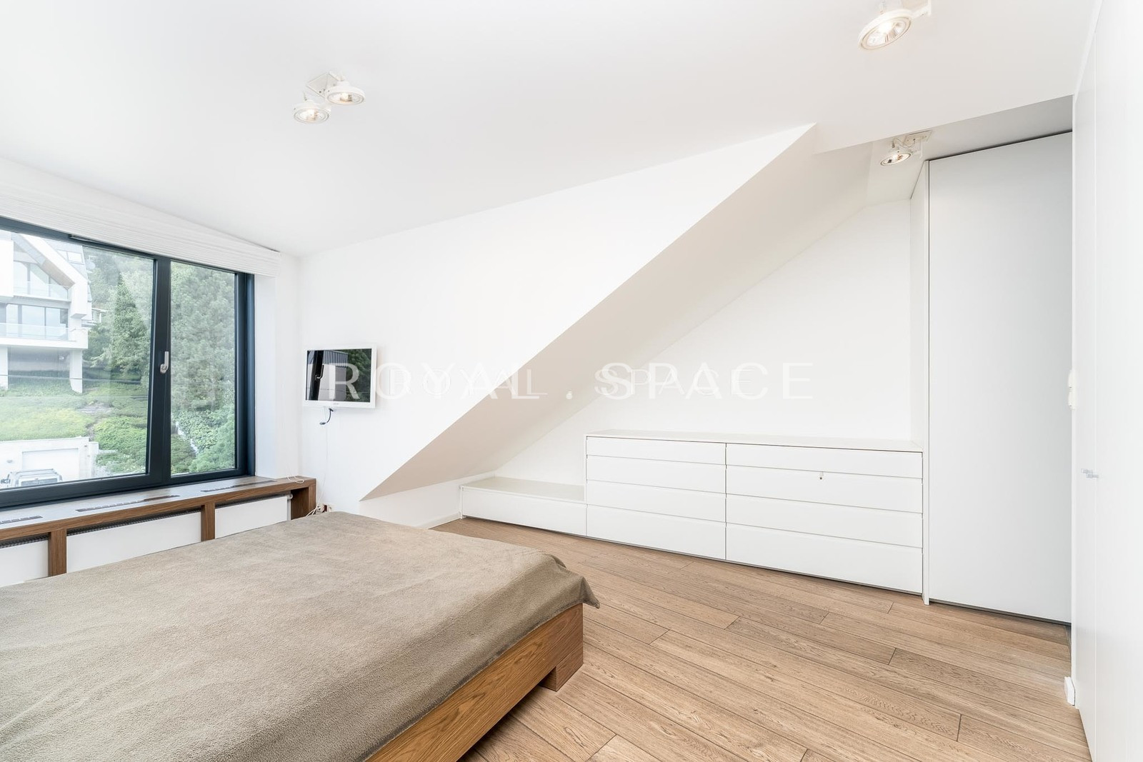 Apartment with large balcony in Wola Justowska!