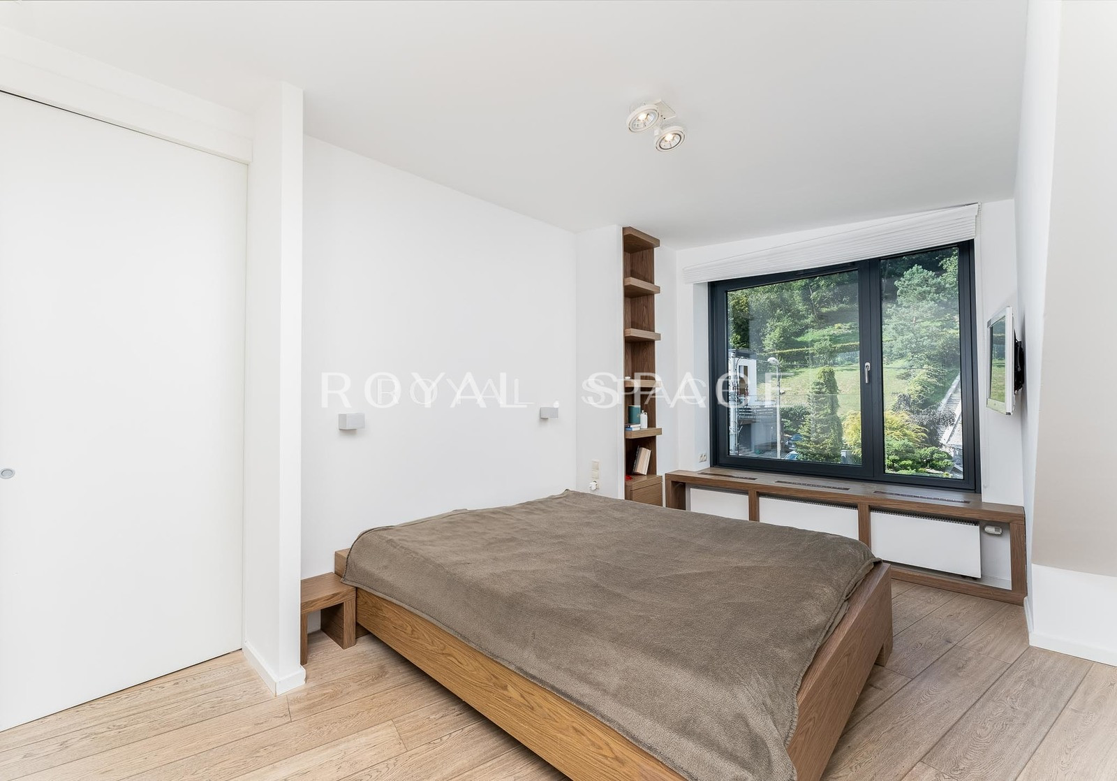 Apartment with large balcony in Wola Justowska!