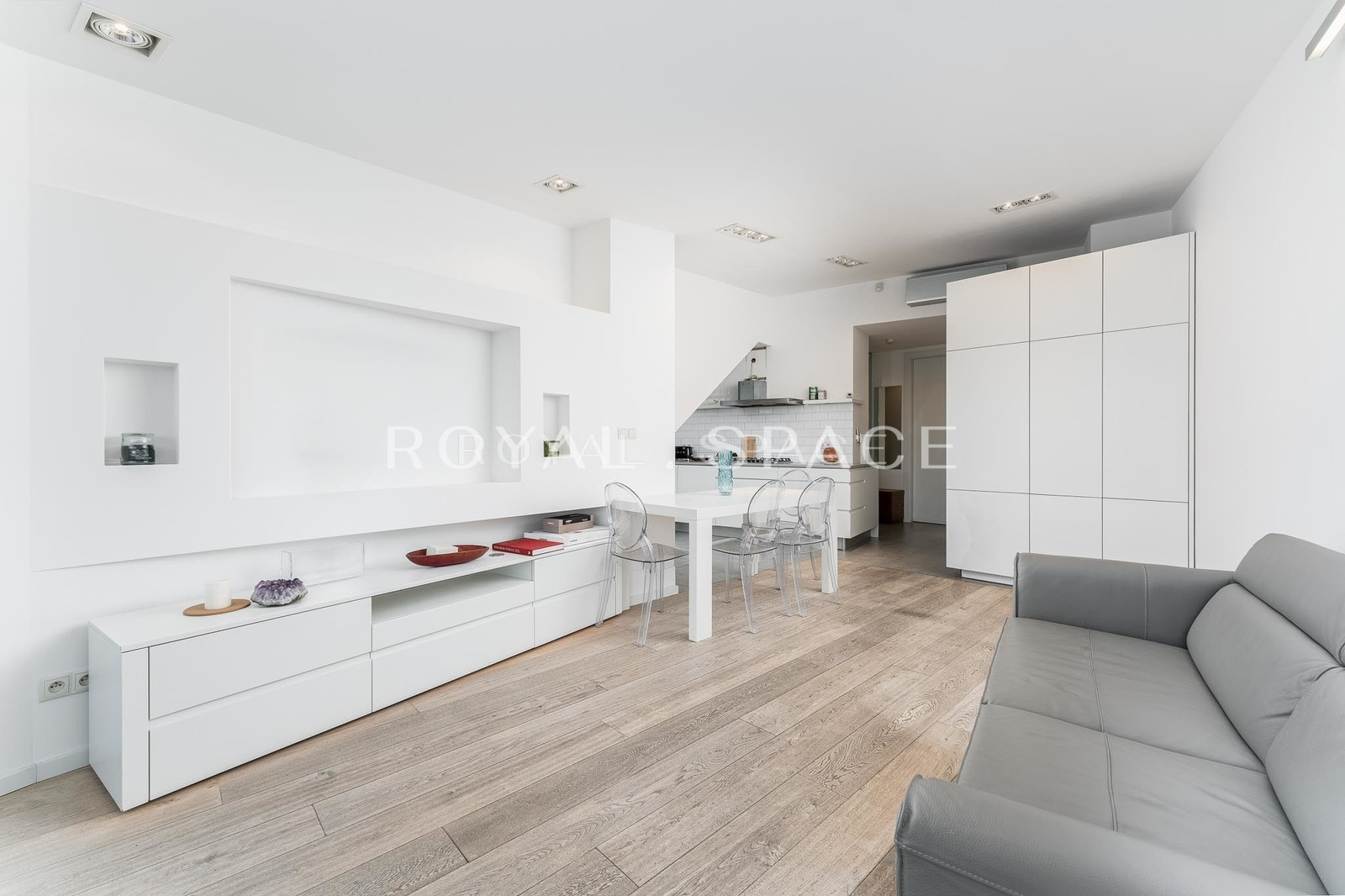 Apartment with large balcony in Wola Justowska!