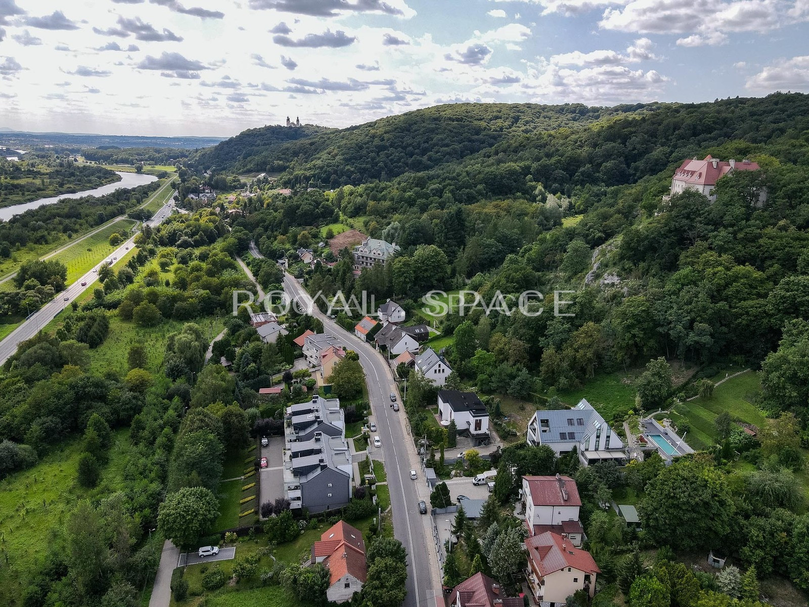 Apartment with large balcony in Wola Justowska!