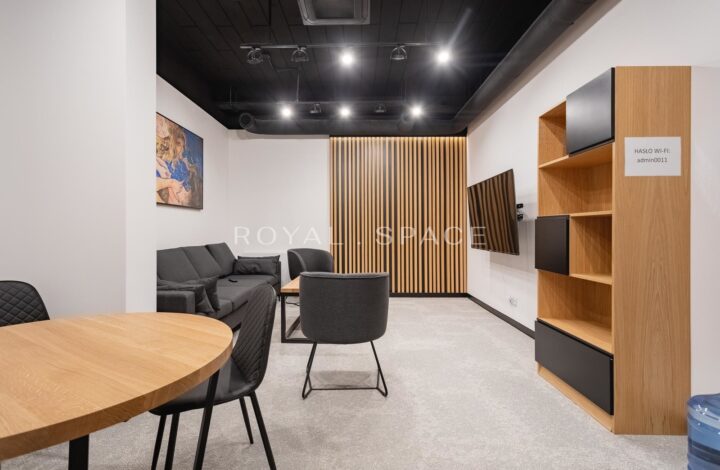 Spacious luxury apartment with garden