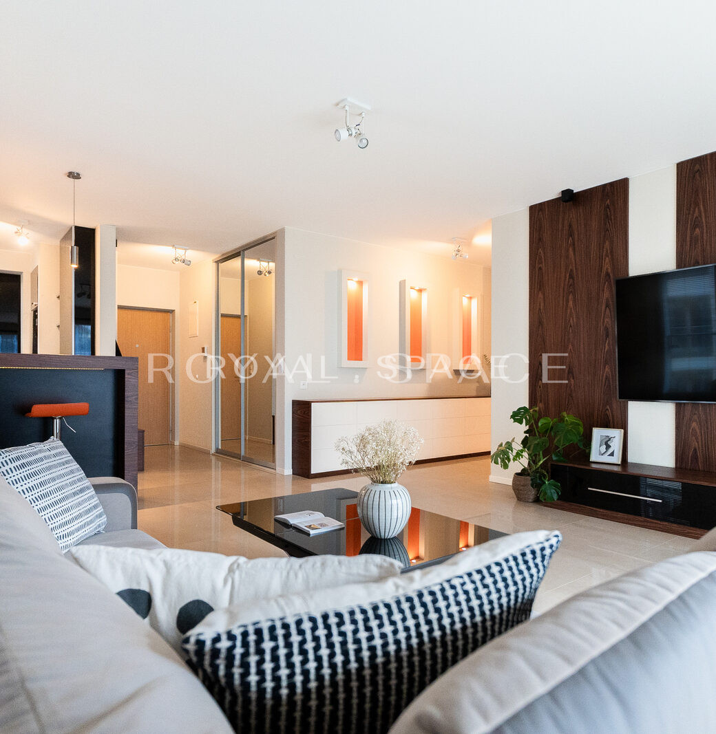 Spacious apartment with balcony in the capital!