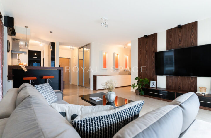 Spacious apartment with balcony in the capital!