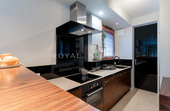 Spacious apartment with balcony in the capital!