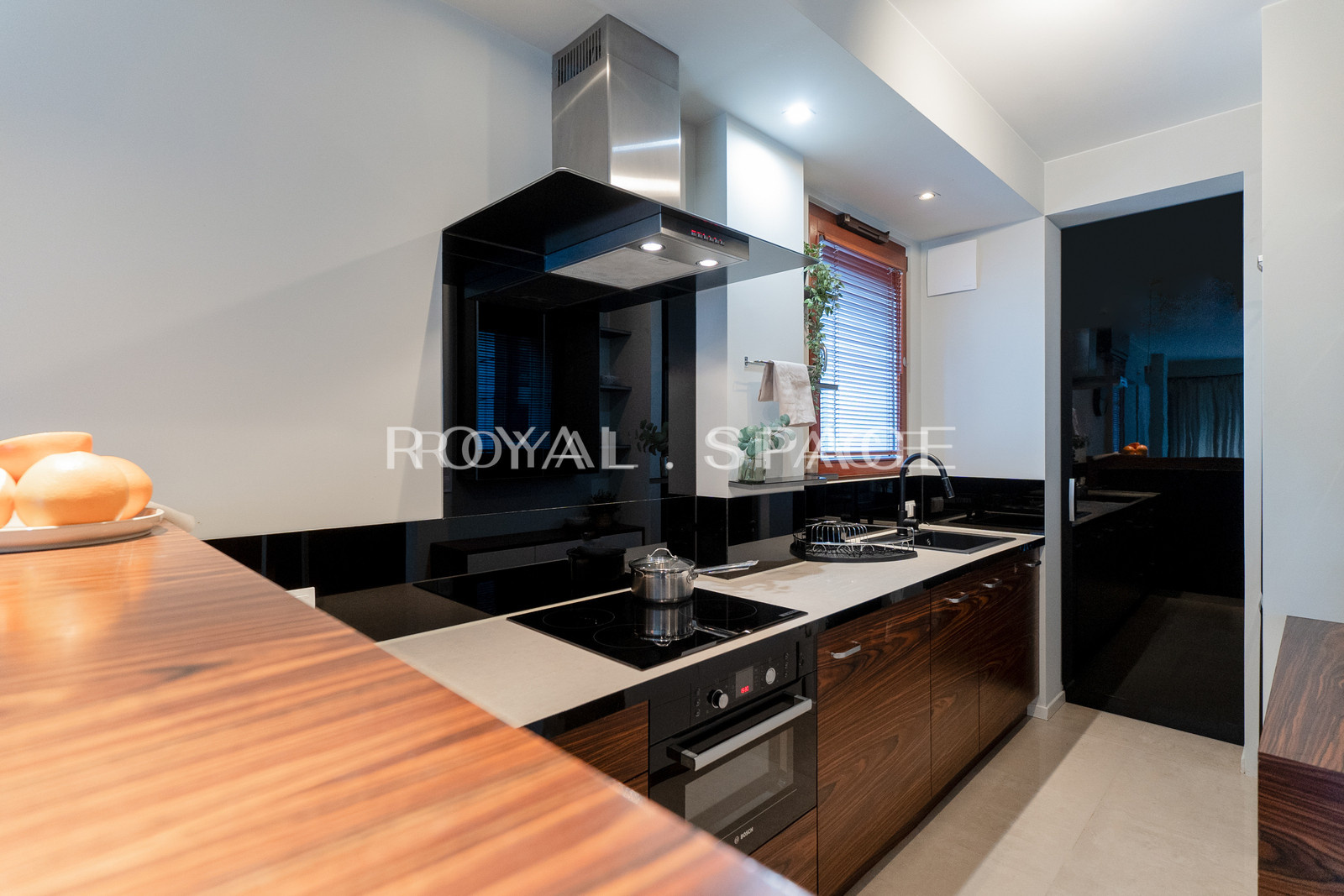 Spacious apartment with balcony in the capital!