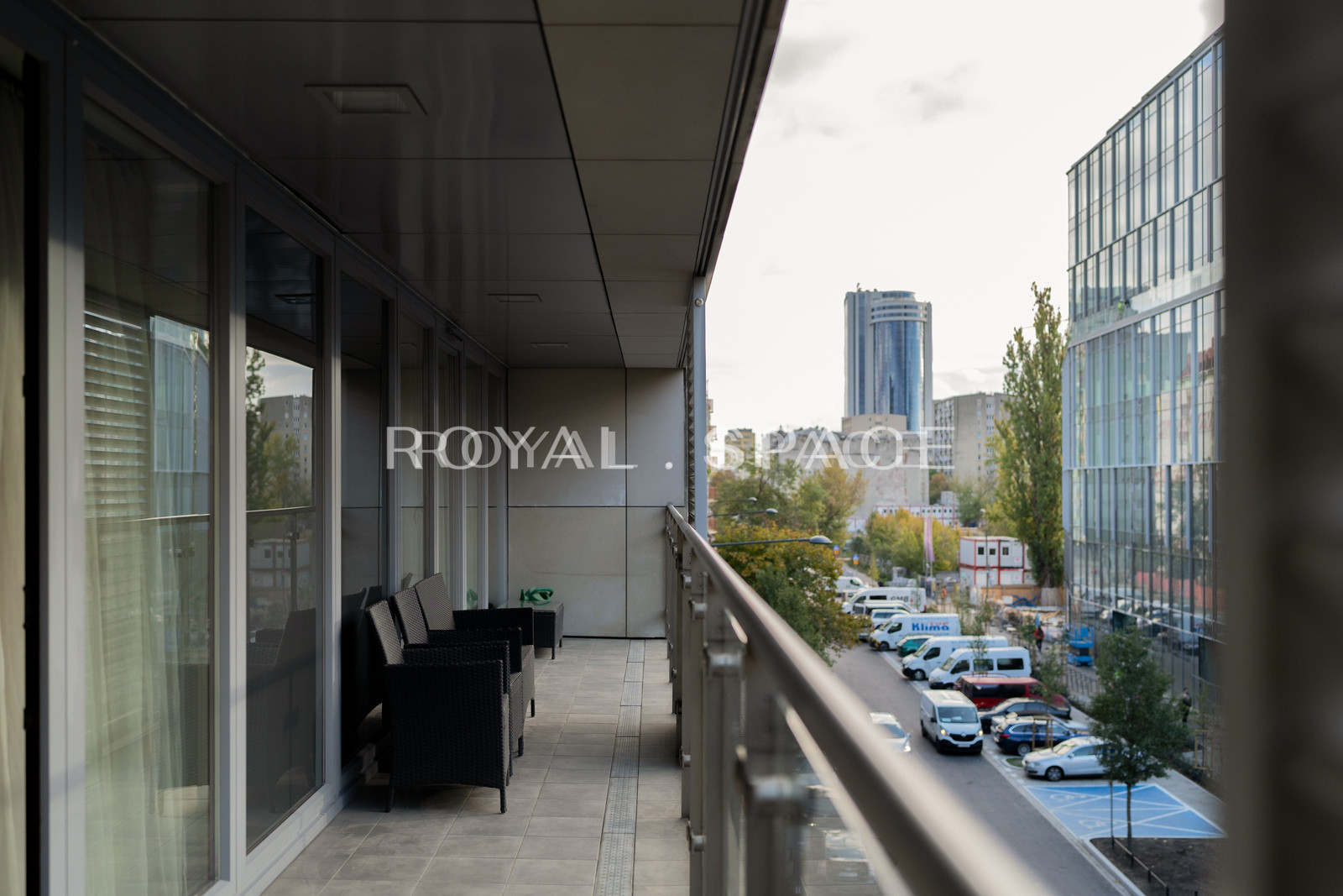 Spacious apartment with balcony in the capital!