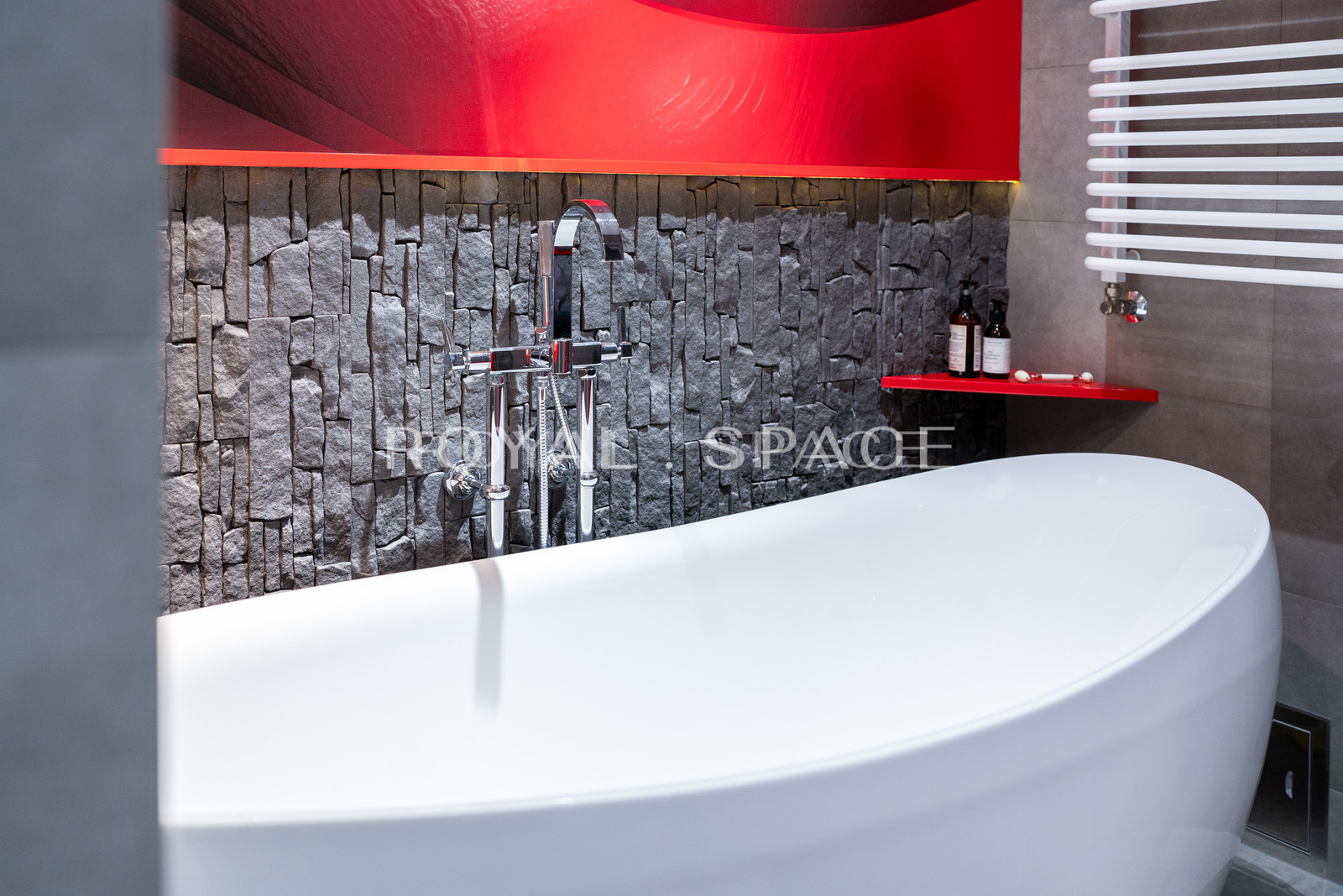 Spacious apartment with balcony in the capital!