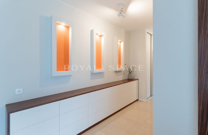 Spacious apartment with balcony in the capital!