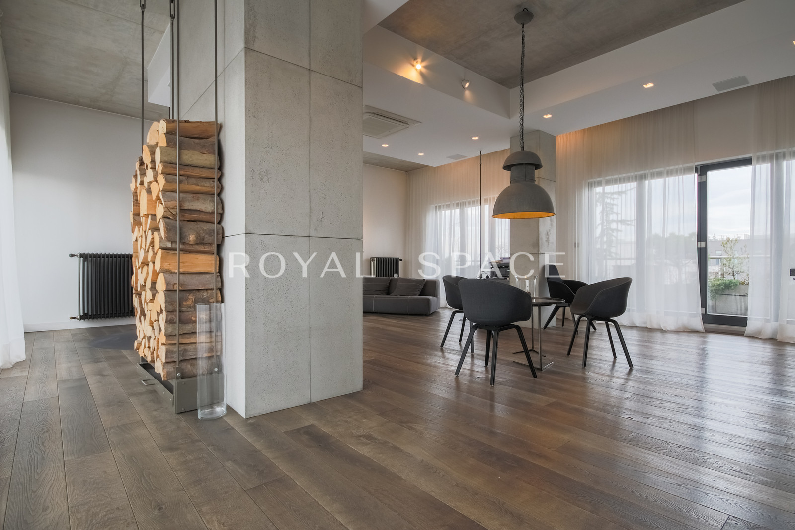 Loftowy penthouse widokowy na Zabłociu