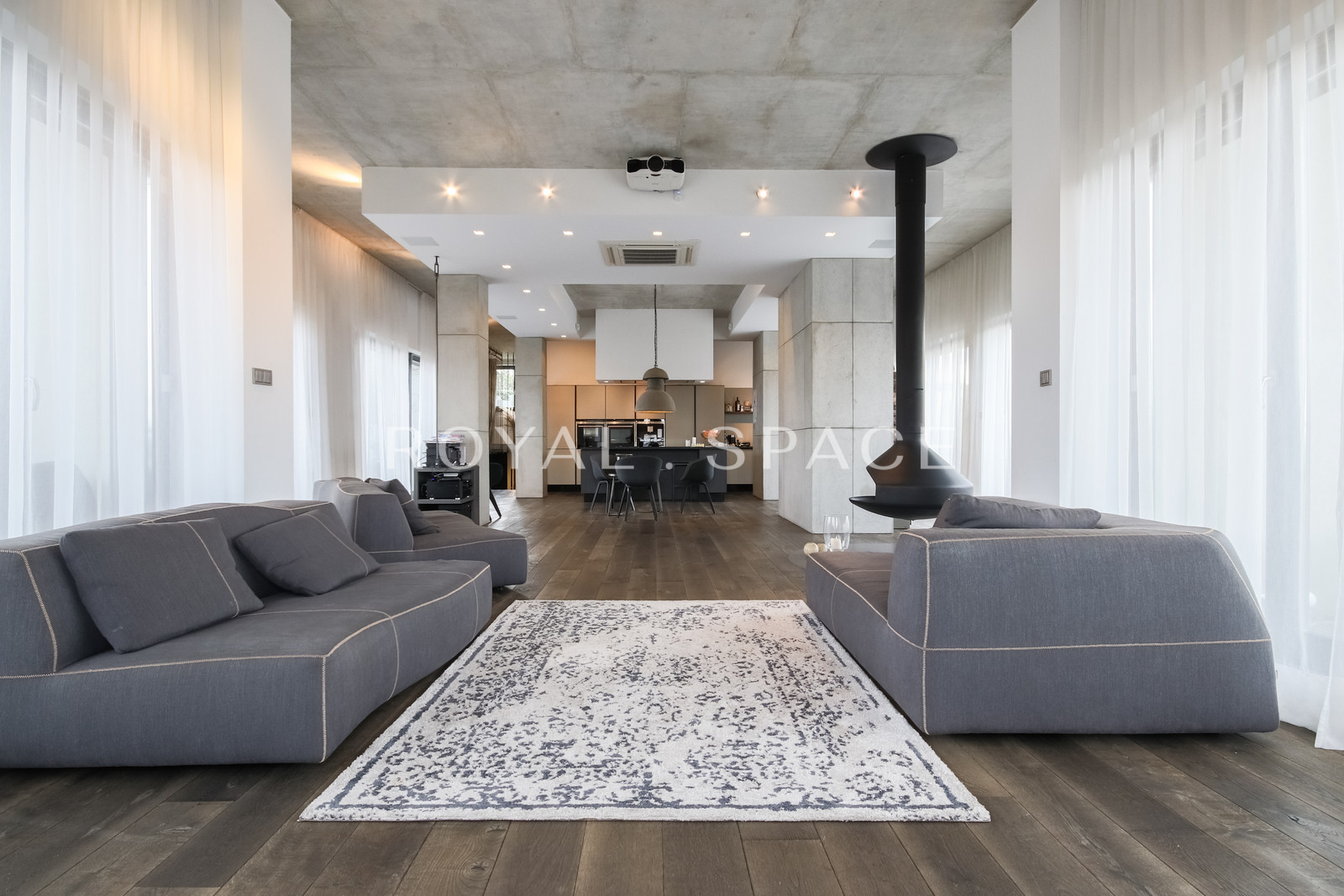 Loftowy penthouse widokowy na Zabłociu