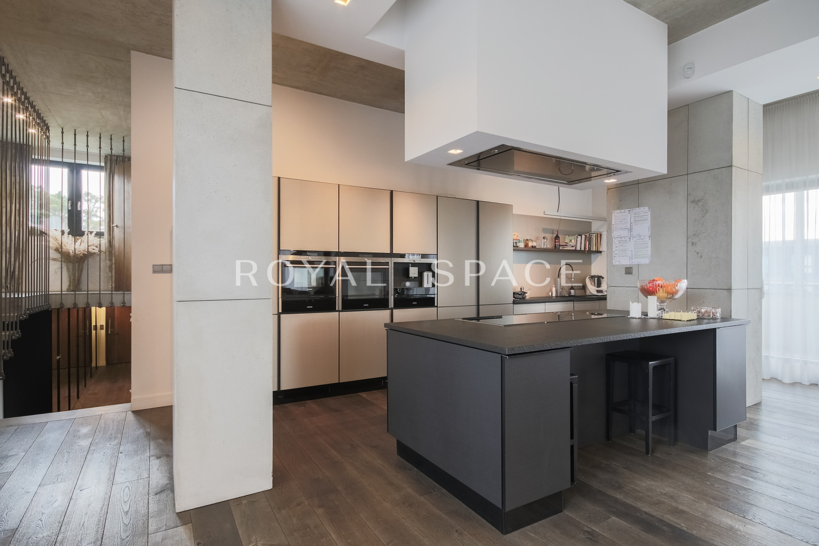 Loftowy penthouse widokowy na Zabłociu