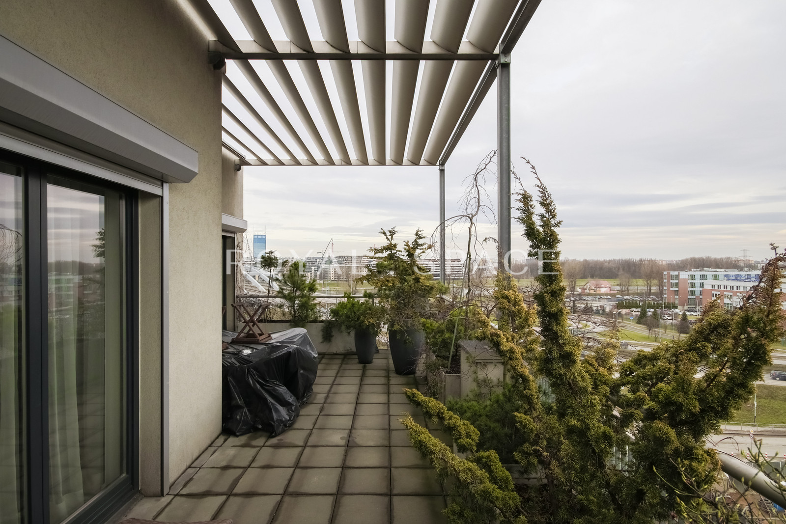 Loftowy penthouse widokowy na Zabłociu