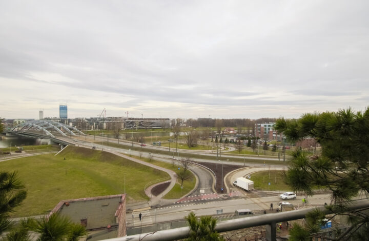 Loftowy penthouse widokowy na Zabłociu