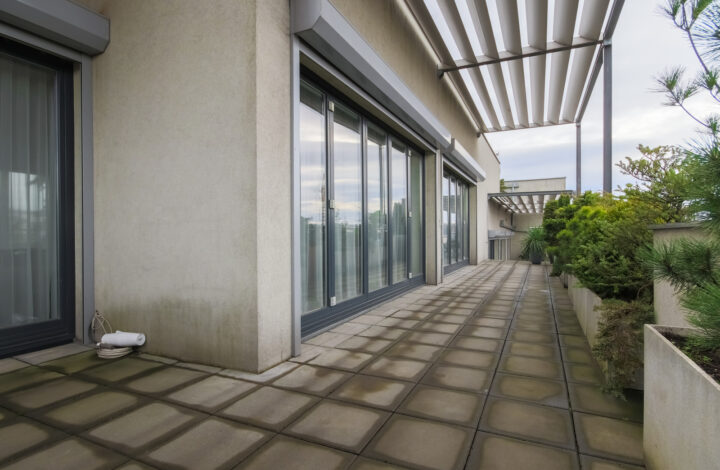 Loftowy penthouse widokowy na Zabłociu