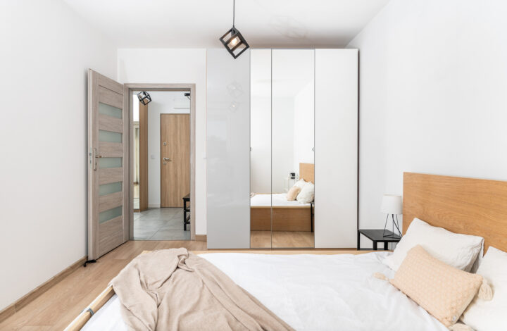 Apartment with balcony and good public transport!