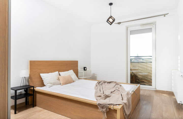 Apartment with balcony and good public transport!