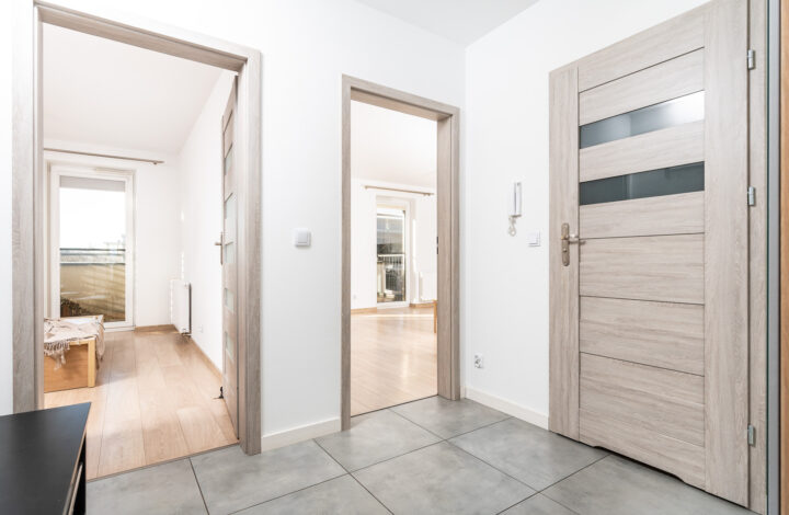 Apartment with balcony and good public transport!
