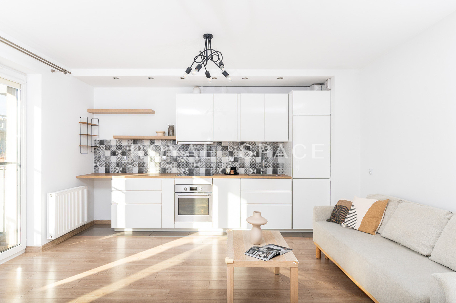 Apartment with balcony and good public transport!