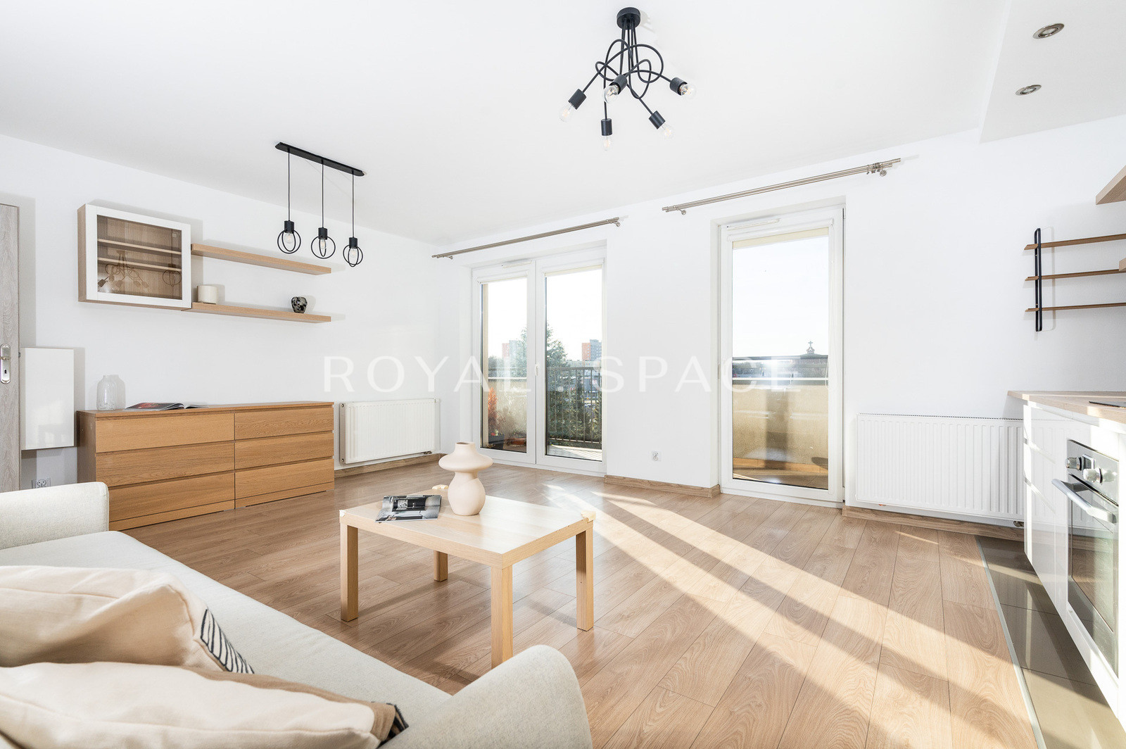 Apartment with balcony and good public transport!