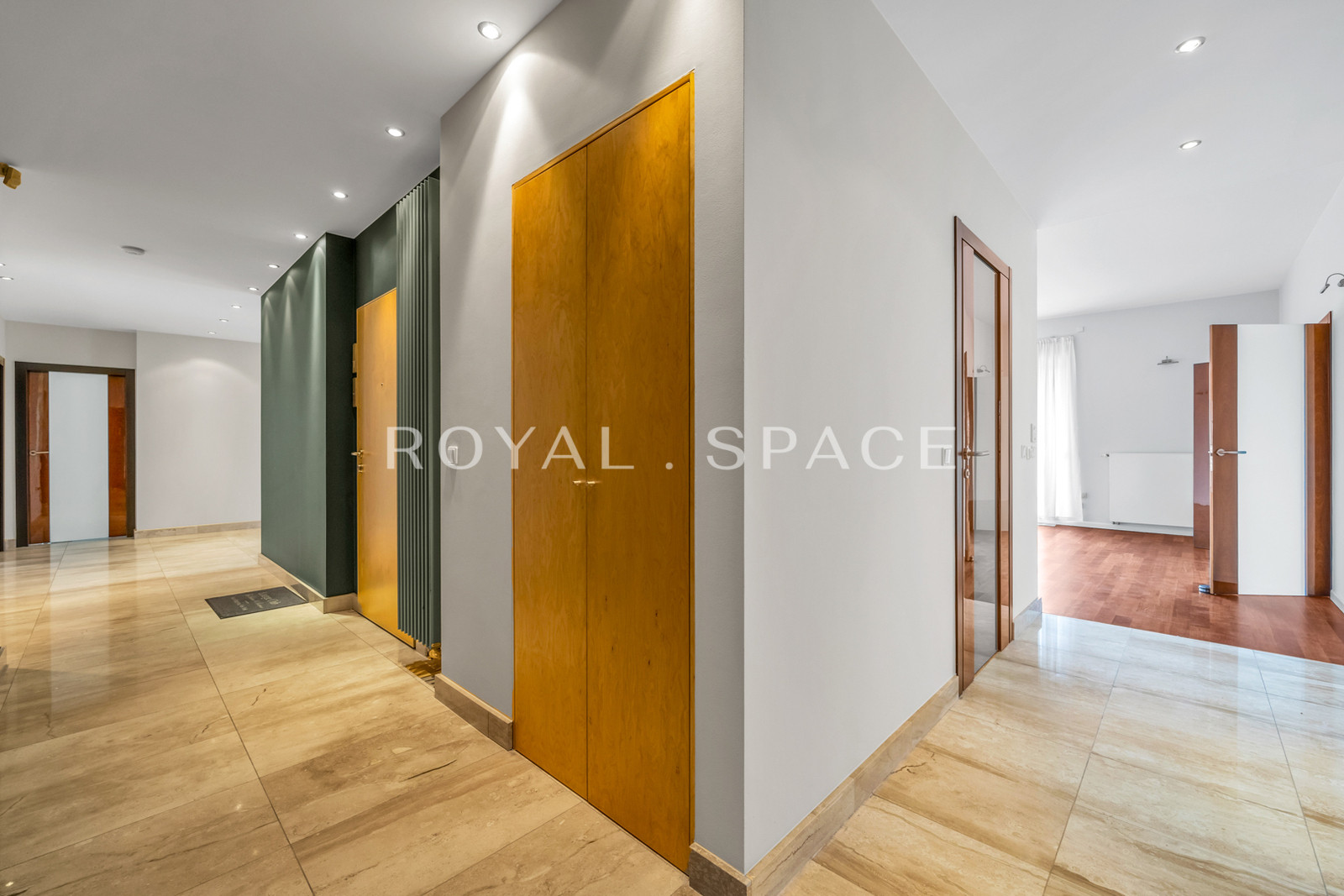 Warszawa, Mokotów, Biały Kamień 8