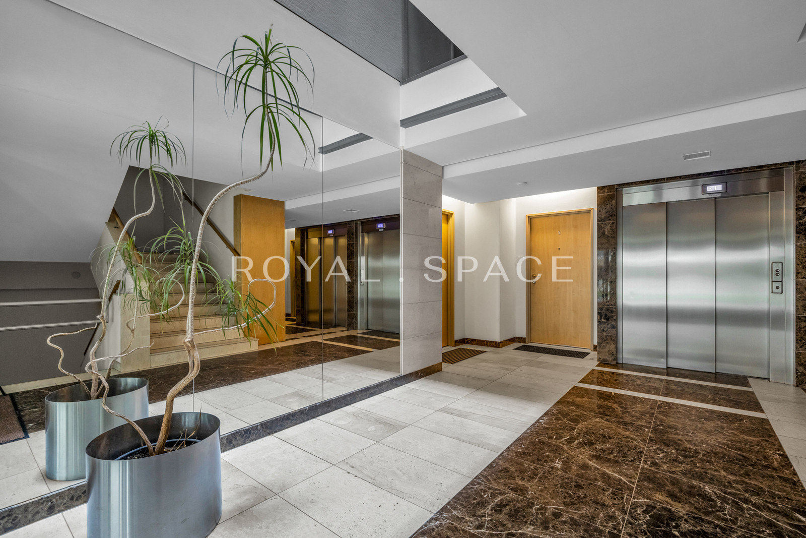 Warszawa, Mokotów, Biały Kamień 8