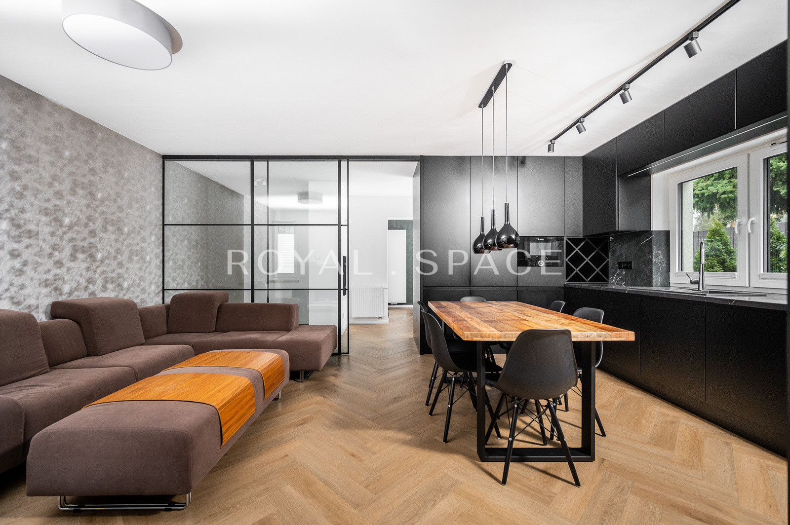 Apartment in an intimate building with a garden!