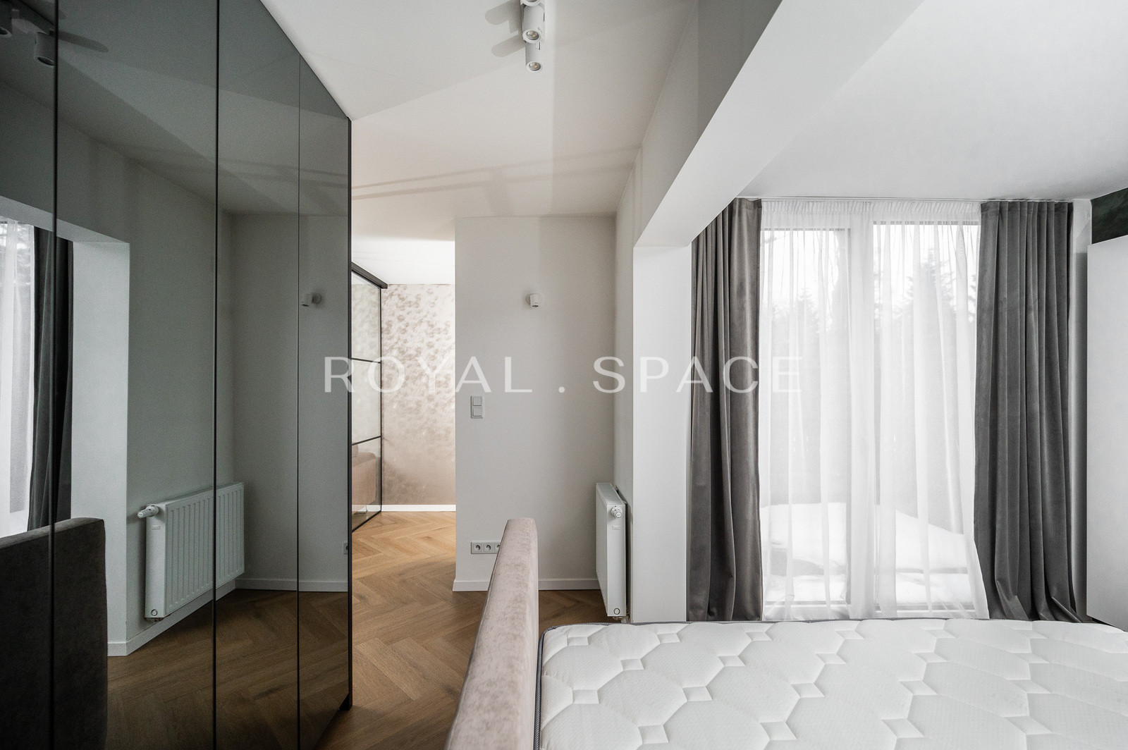 Apartment in an intimate building with a garden!
