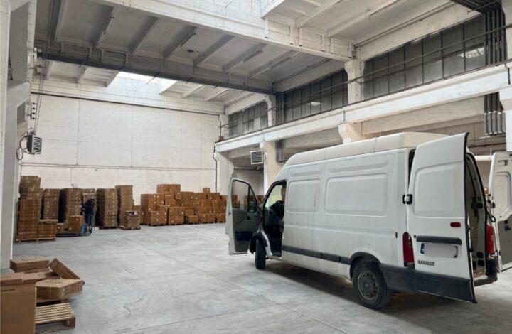 Świetnie skomunikowana hala o wysokości 9m!