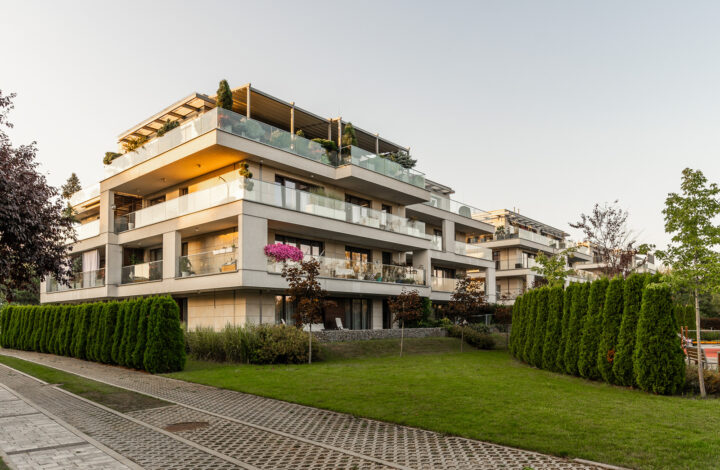 4-room apartment with wooden terrace