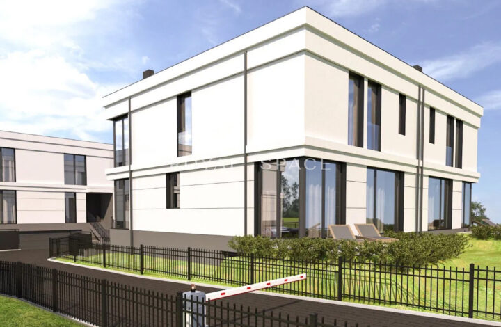 Semi-detached house in a gated community!