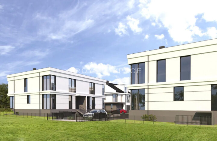 Semi-detached house in a gated community!