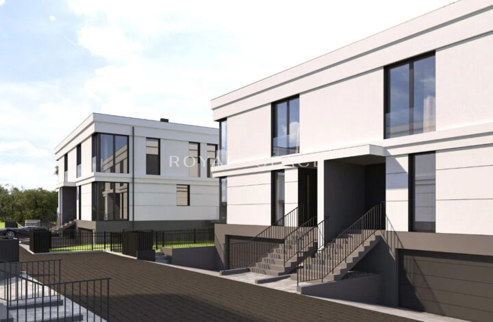 Semi-detached house in a gated community!
