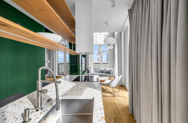 Luxury penthouse with Warsaw Spire view!