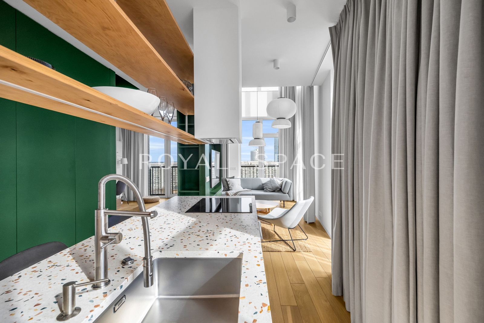 Luxury penthouse with Warsaw Spire view!