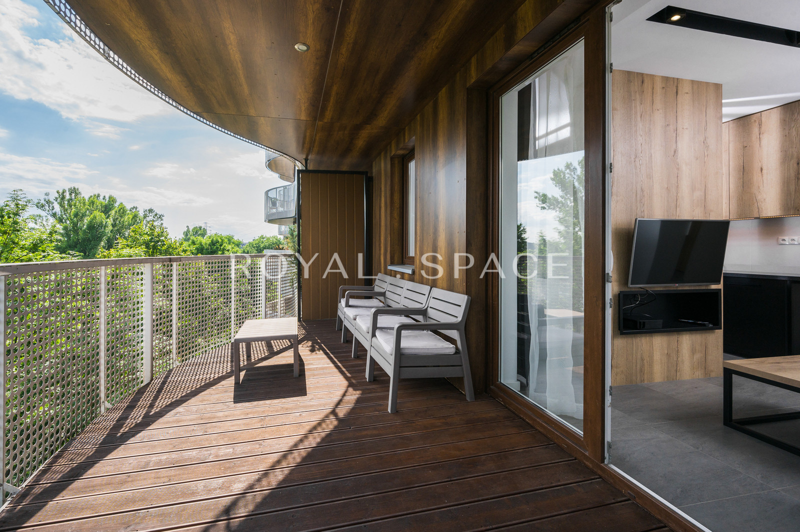 Studio with a large terrace & view of the Vistula!