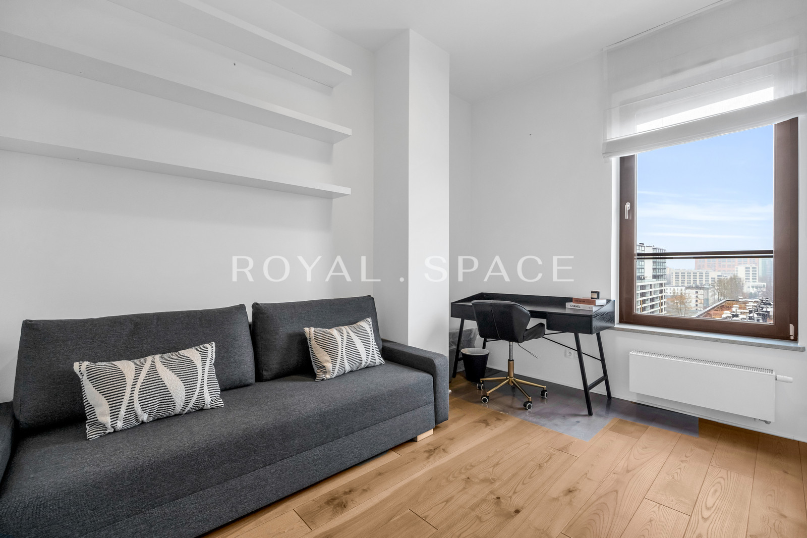 Modern apartment with loggia and 2 parking spaces!