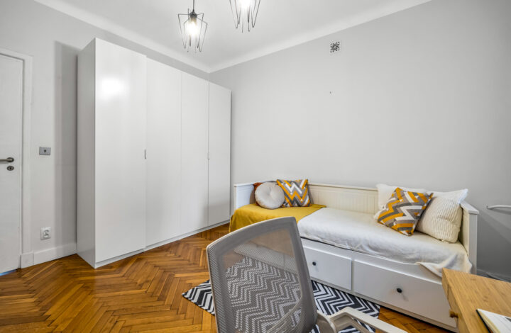 Apartment in the “Dom bez Kantów” tenament!