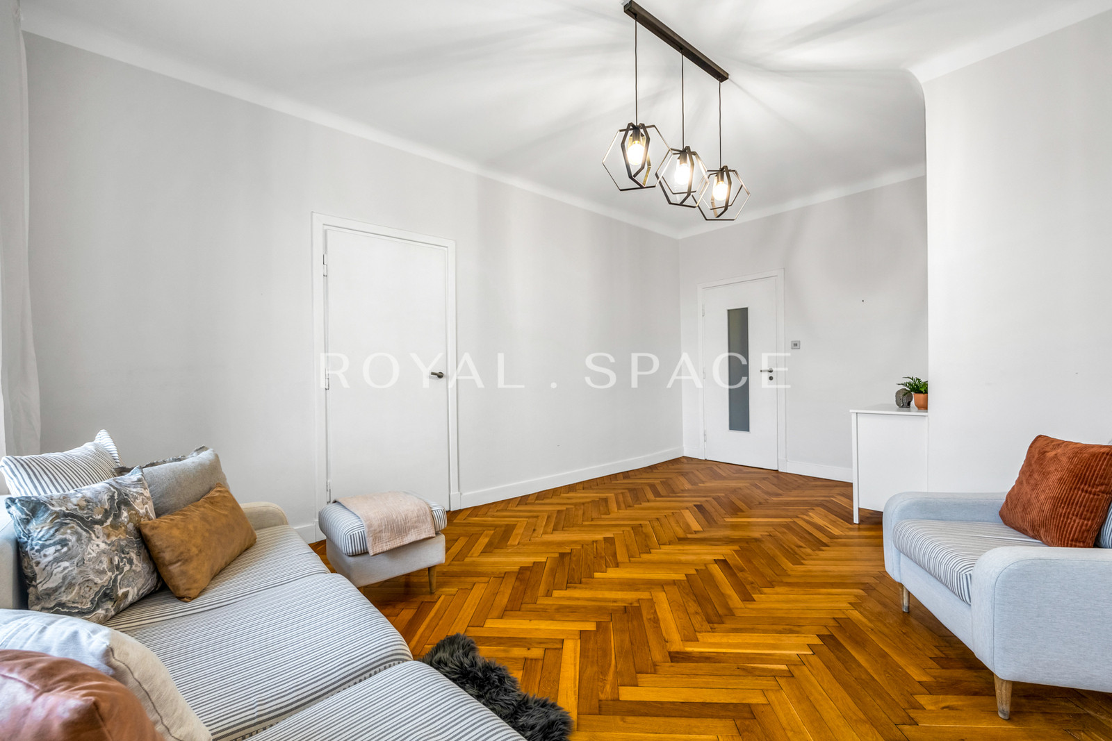 Apartment in the “Dom bez Kantów” tenament!