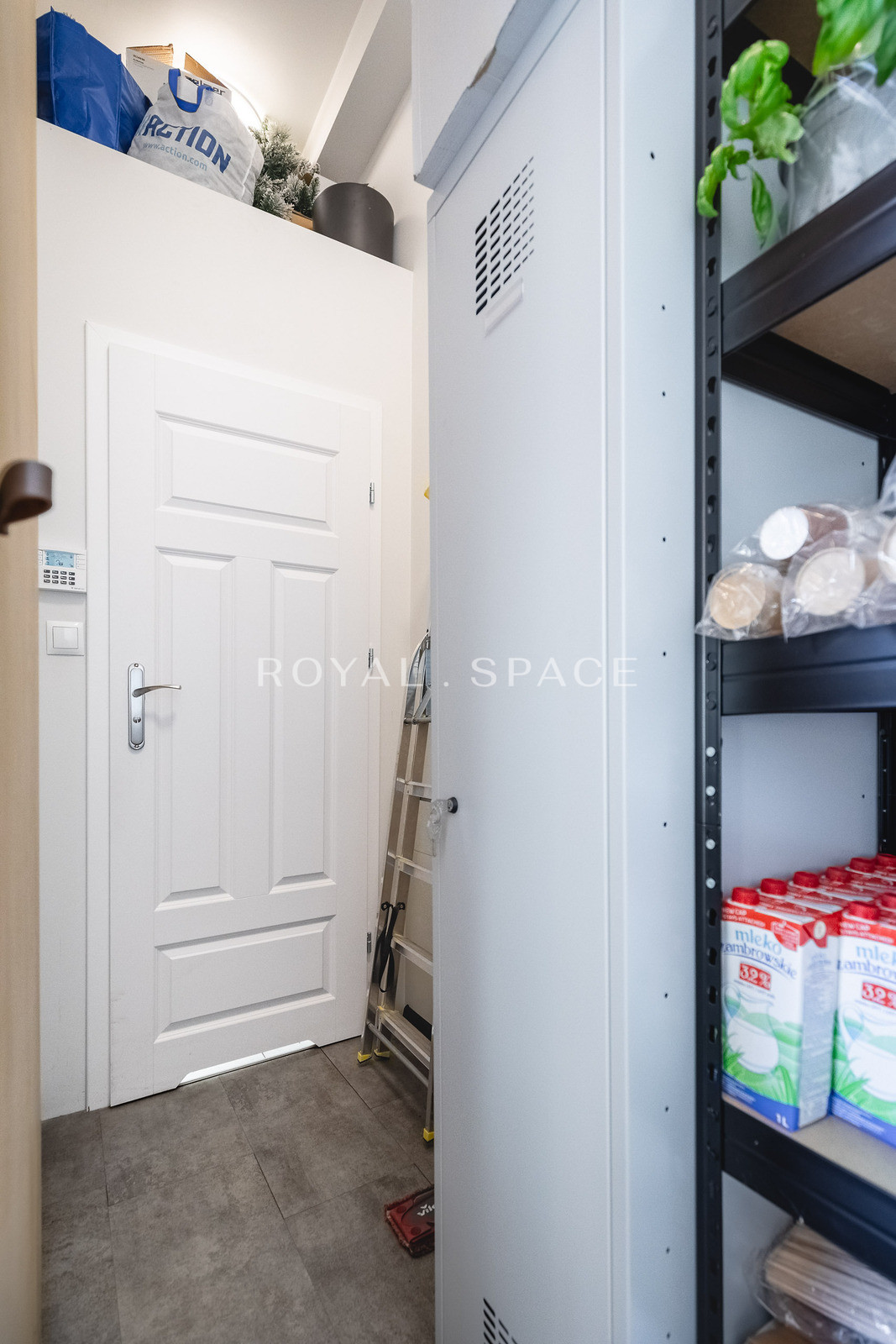 Prospering cafe for sale!