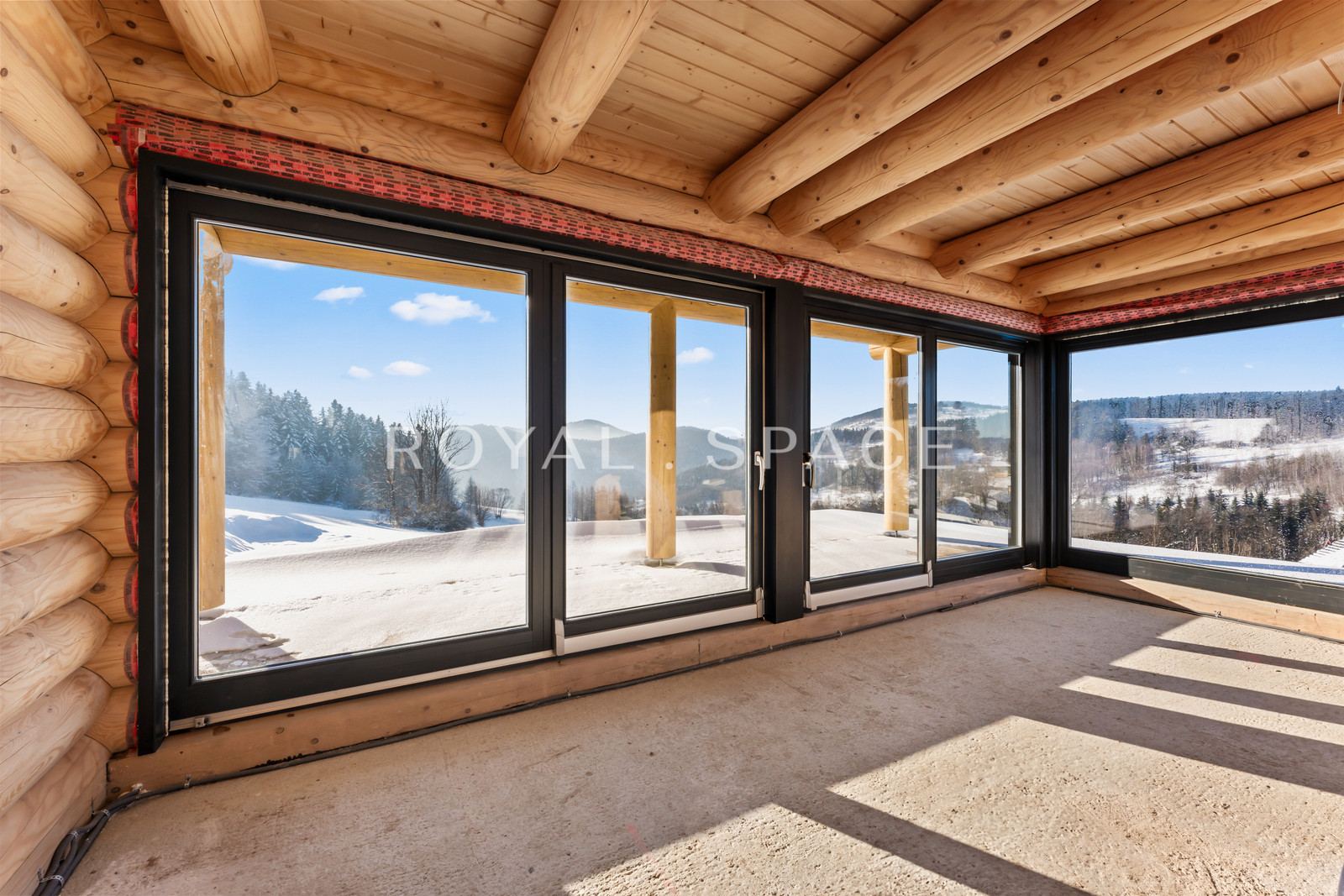 Сучасний будинок з колод із великою ділянкою!