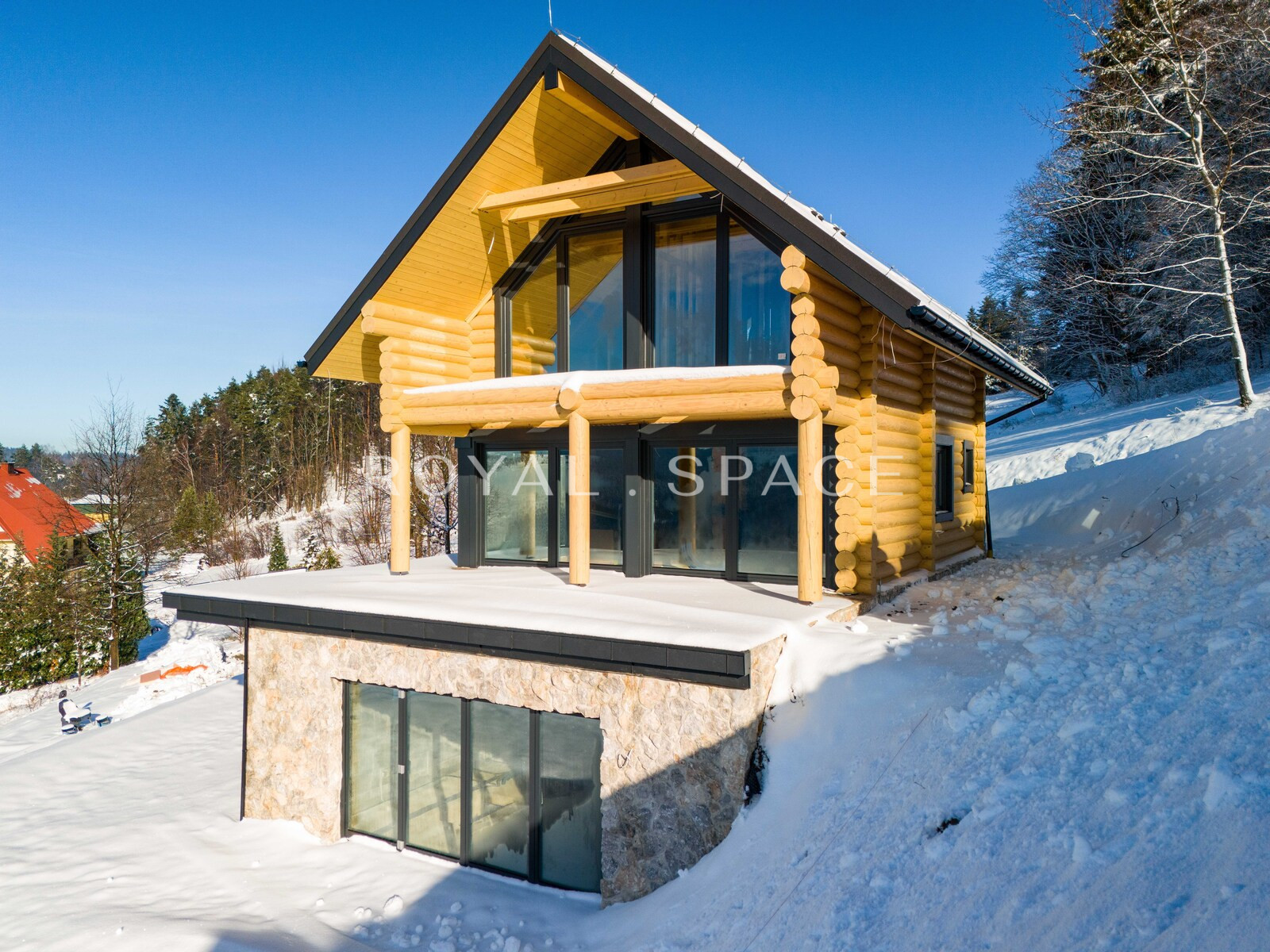 Сучасний будинок з колод із великою ділянкою!