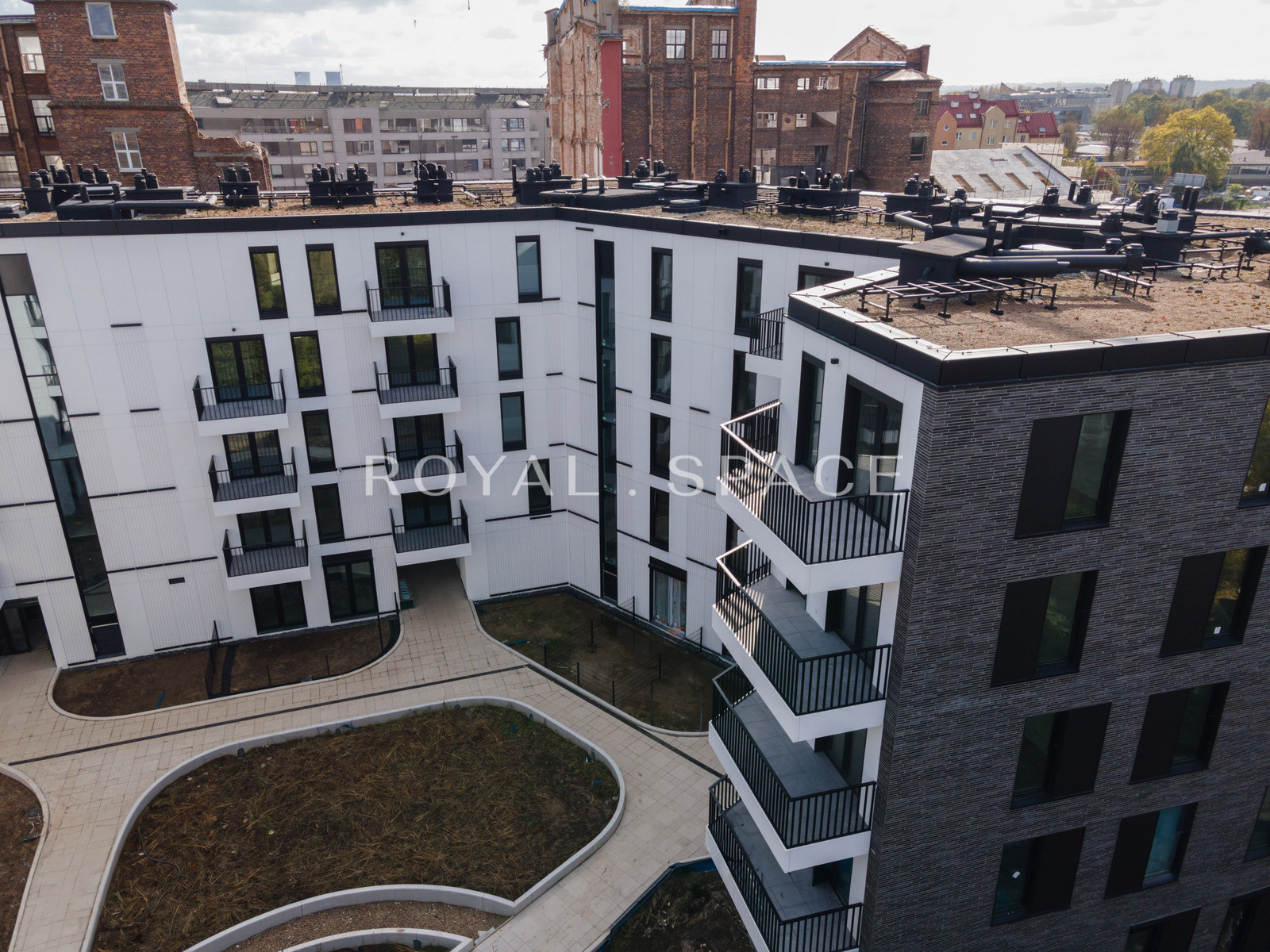 360 cm sufit | Młyny Mogilska | Unikat