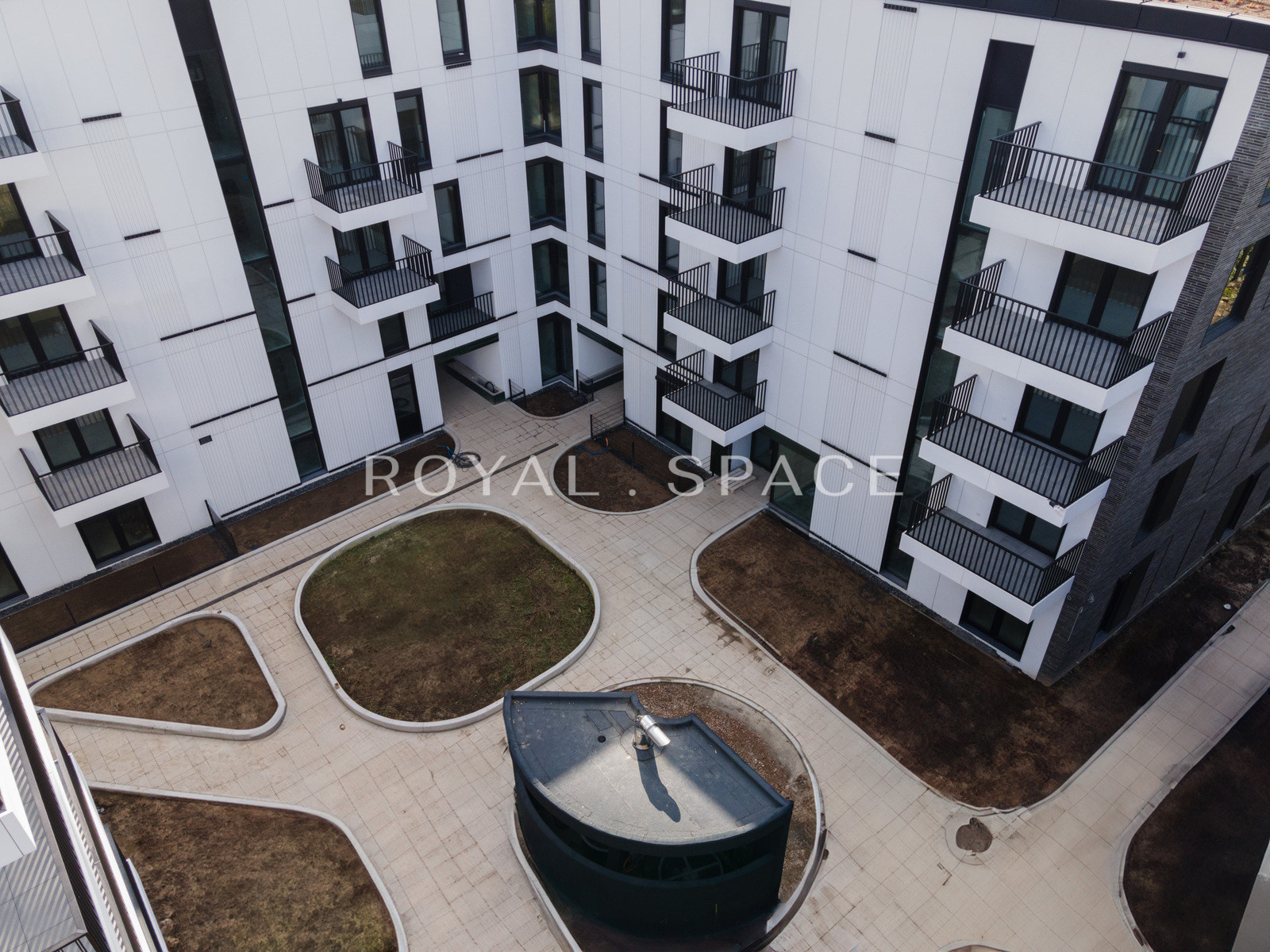 317 cm sufit | Młyny Mogilska | Unikat