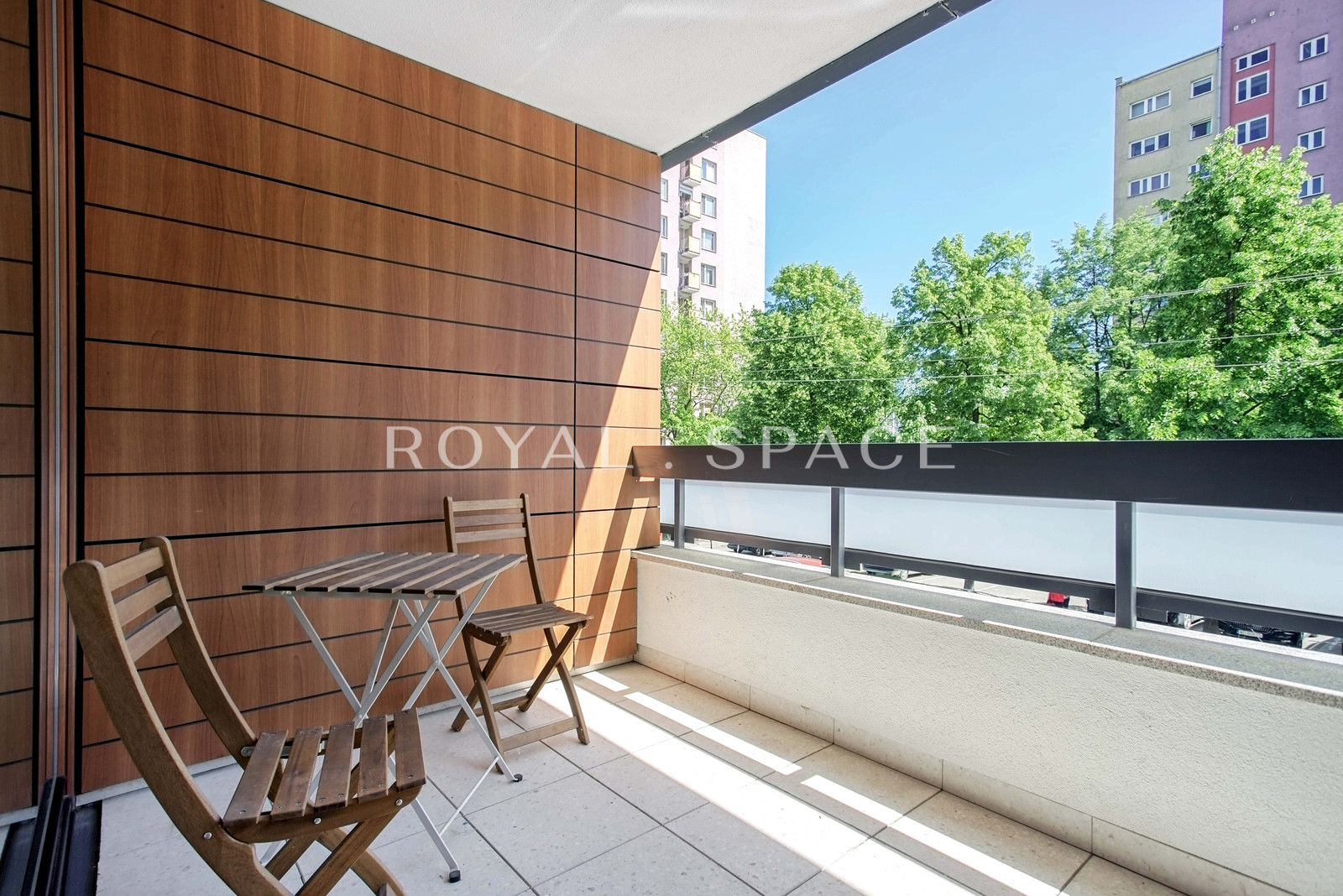 Piękne mieszkanie w apartamentowcu z basenem!